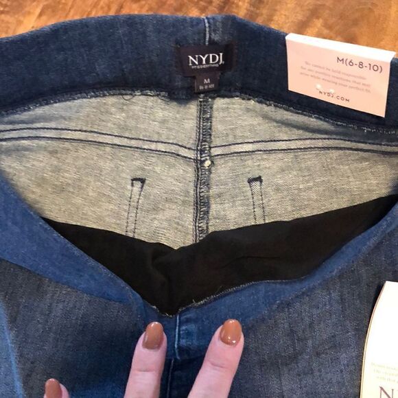 NYDJ Spanspring Pull-On Dakota Capri Jeans- Caliente Size medium - Picture 9 of 11